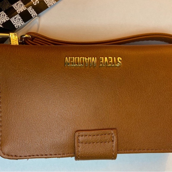 Brand new Steve Madden Caramel Wristlet Card Wallet with extra card holder - Picture 6 of 8